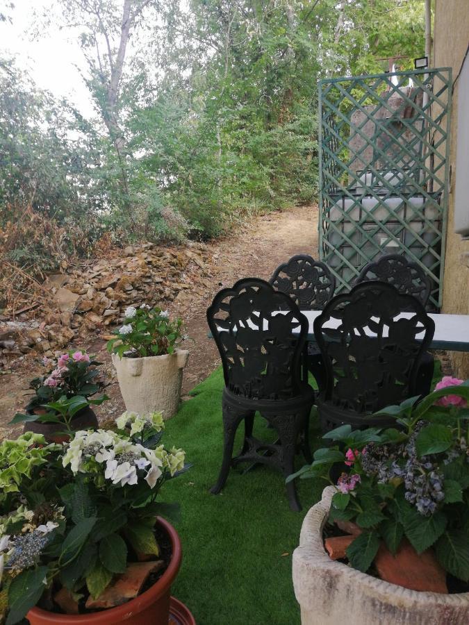Location De Vacances A Neylis Avec Vue Sur Les Forets Et Les Champs Carla-de-Roquefort Exterior photo